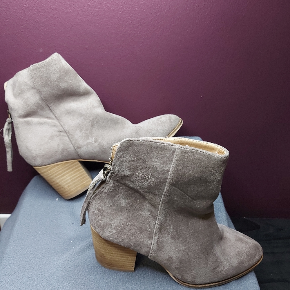 Buckle B beast fashion booties